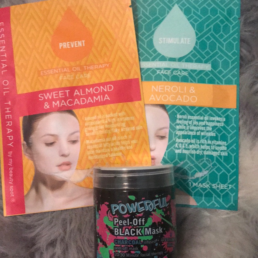 🤩face mask set🤩 2 sheet mask and 1 peel off